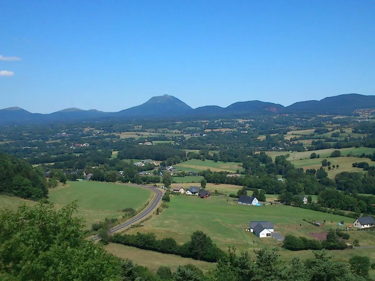 Tulipe, Appartement 5 Personnes, Entre Sancy Et Volcans D'Auvergne Orcival Apartment